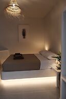 Cycladic Charm