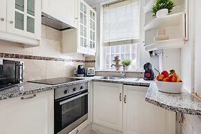 Spacious 3BR 2BA Flat in Central Soho