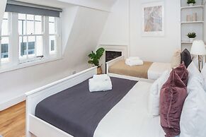 Spacious 3BR 2BA Flat in Central Soho