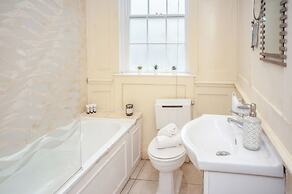 Spacious 3BR 2BA Flat in Central Soho