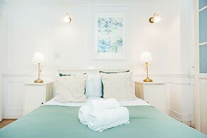 Spacious 3BR 2BA Flat in Central Soho