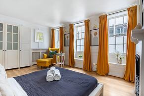 Spacious 3BR 2BA Flat in Central Soho