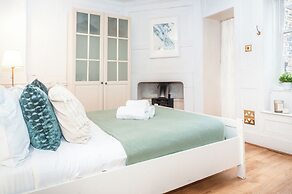 Spacious 3BR 2BA Flat in Central Soho