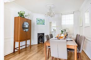 Spacious 3BR 2BA Flat in Central Soho