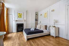 Spacious 3BR 2BA Flat in Central Soho