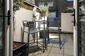 Courtyard Apartments