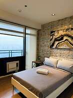 Penthouse 2 bedroom unit with balcony