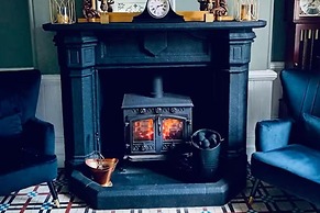 Lodge - Sleeps 18, pet Friendly & Free Parking