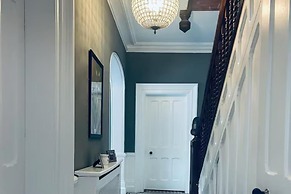 Lodge - Sleeps 18, pet Friendly & Free Parking