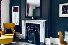 Lodge - Sleeps 18, pet Friendly & Free Parking