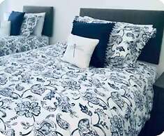 Lodge - Sleeps 18, pet Friendly & Free Parking