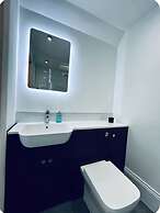 Lodge - Sleeps 18, pet Friendly & Free Parking