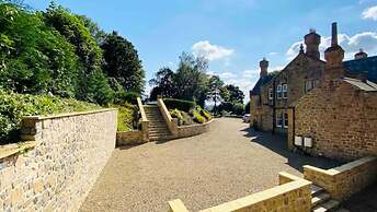 Lodge - Sleeps 18, pet Friendly & Free Parking