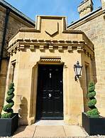 Lodge - Sleeps 18, pet Friendly & Free Parking