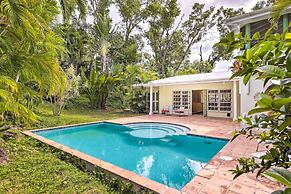 Bright St Thomas Getaway W/pool, 3Mi to Magens Bay