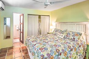 Bright St Thomas Getaway W/pool, 3Mi to Magens Bay
