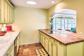 Bright St Thomas Getaway W/pool, 3Mi to Magens Bay