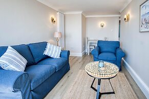 Waterfront 1 - 1 Bedroom Apartment - Wisemans Bridge