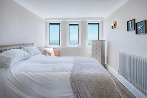 Waterfront 1 - 1 Bedroom Apartment - Wisemans Bridge