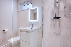 Waterfront 1 - 1 Bedroom Apartment - Wisemans Bridge