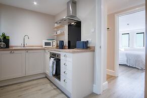 Waterfront 1 - 1 Bedroom Apartment - Wisemans Bridge