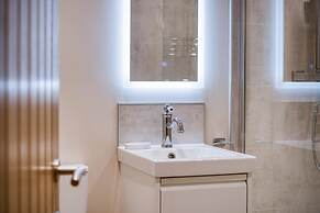 Waterfront 1 - 1 Bedroom Apartment - Wisemans Bridge