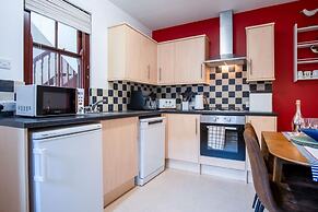 Beachcomber Seaside Apartment - 2 Bedroom - Tenby