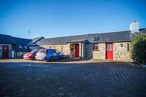 The Old Stables - 3 Bedroom Cottage - Angle