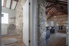 The Old Stables - 3 Bedroom Cottage - Angle