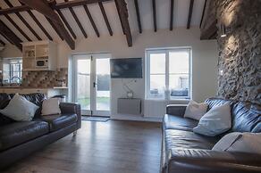 The Old Stables - 3 Bedroom Cottage - Angle