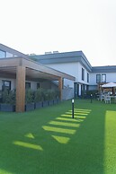 Lake and More Suite Hotel