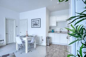 Bay View - 2 Bedroom Apartment - Tenby