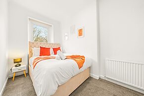 Cosy and Bright 3-Bedroom Flat