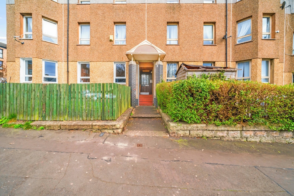 Cosy and Bright 3-Bedroom Flat