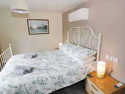 Cosy Cottage in Harvington
