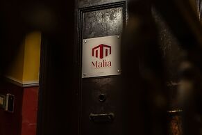 MALIA HOME
