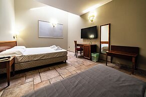 MALIA HOME