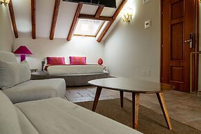 MALIA HOME