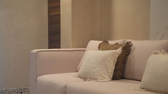 Minimalist elegance by the beach