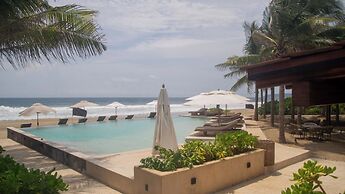 Minimalist elegance by the beach