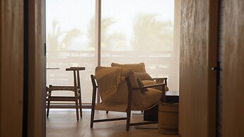 Minimalist elegance by the beach