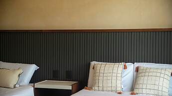Minimalist elegance by the beach