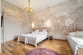 Tifani Luxury Rooms 3