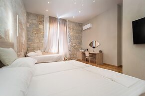 Tifani Luxury Rooms 3