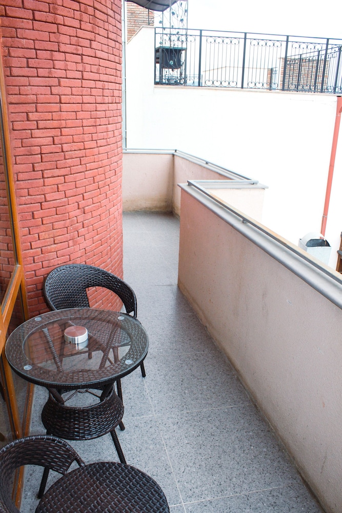 Hugo Boutique Hotel