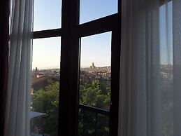 Hugo Boutique Hotel