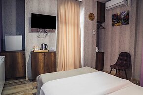 Hugo Boutique Hotel