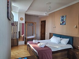 Hugo Boutique Hotel
