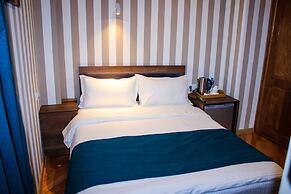 Hugo Boutique Hotel