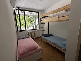 Chillton Hostel